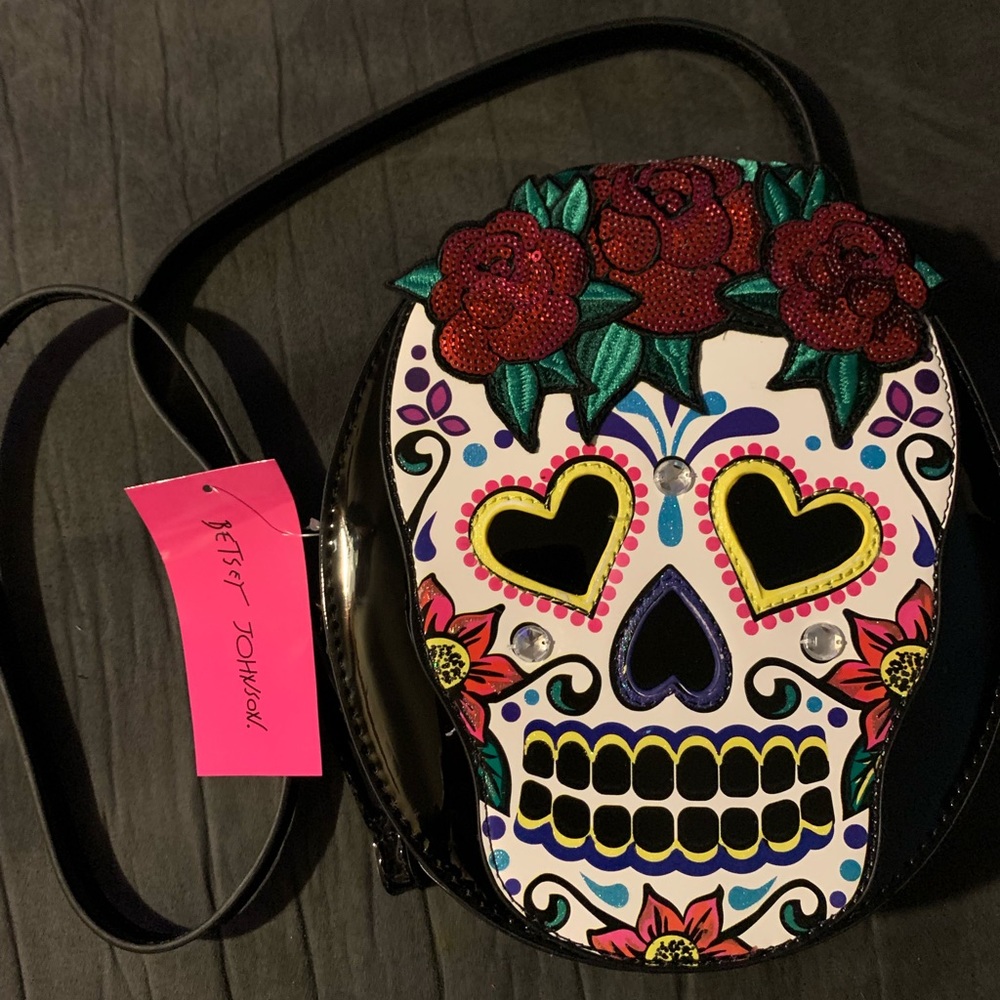 betsey johnson sugar skull kitsch crossbody
